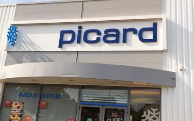 Un projet de peinture extérieur sur bardage métal chez Picard à Challans