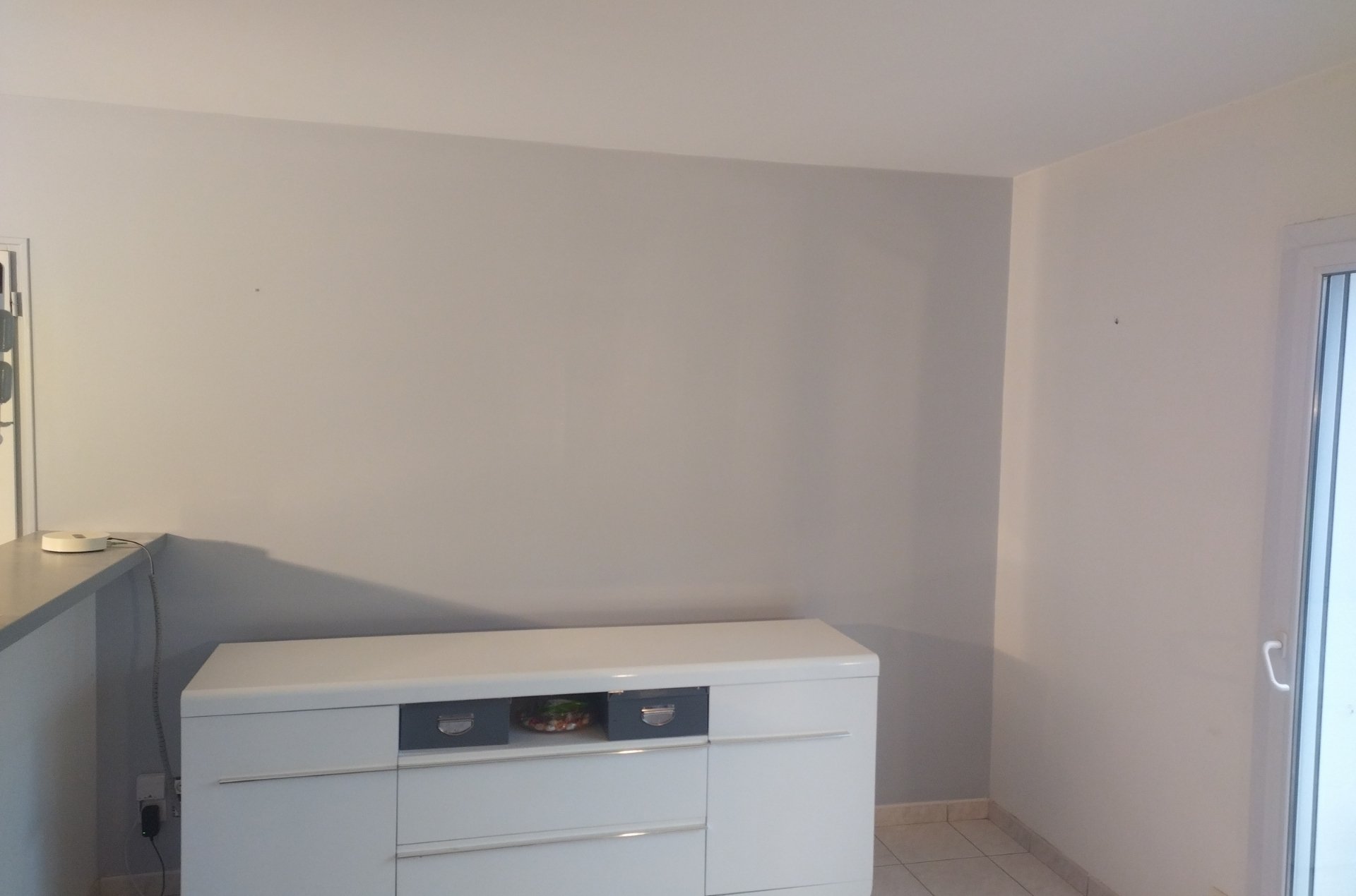 Finitions propres après peinture intérieure à Châteauneuf