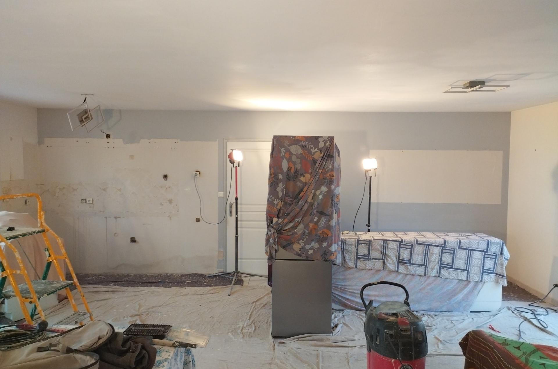 Intérieur de maison avant peinture à Châteauneuf