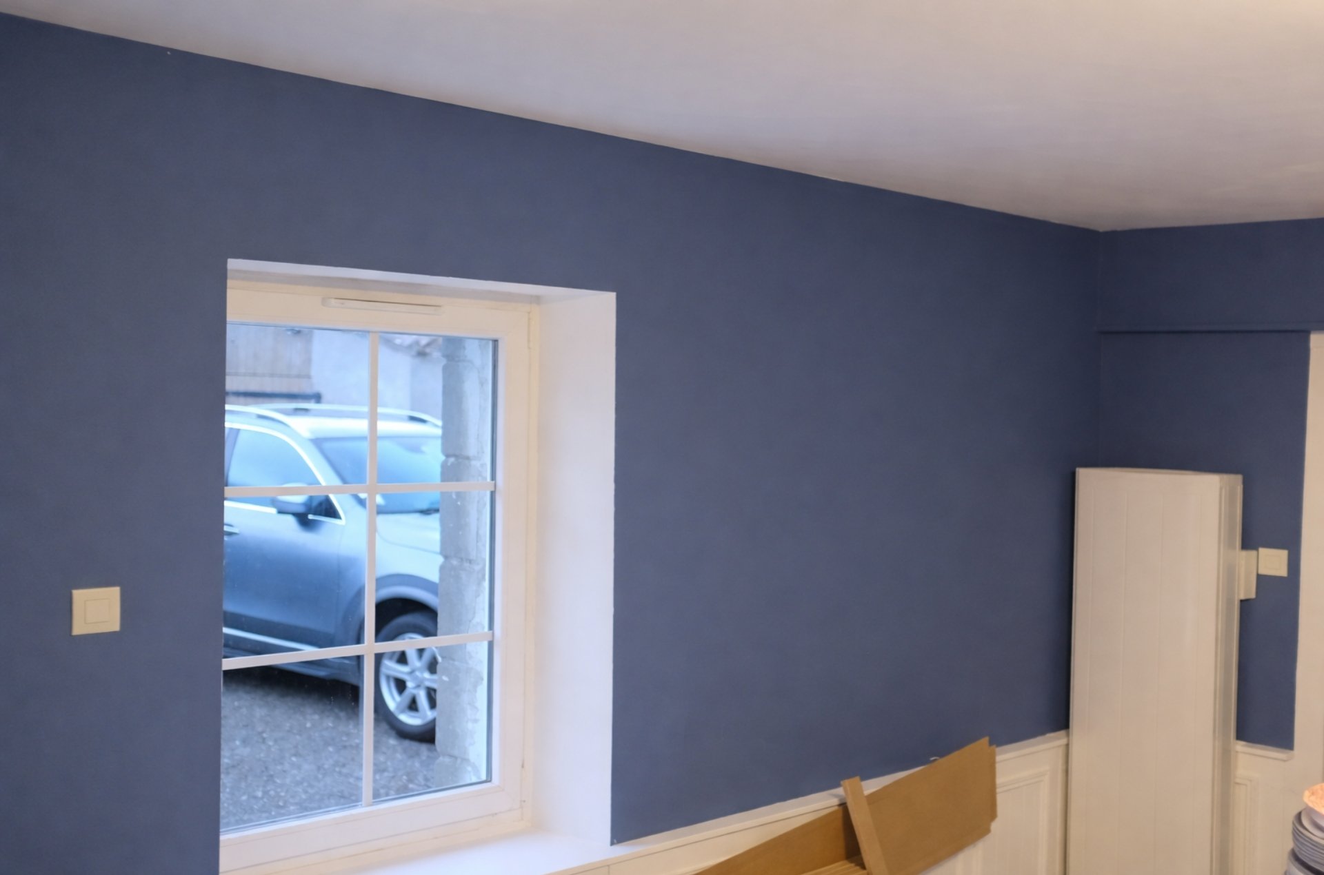 Intérieur maison modernisé après peinture à Bois-de-Céné