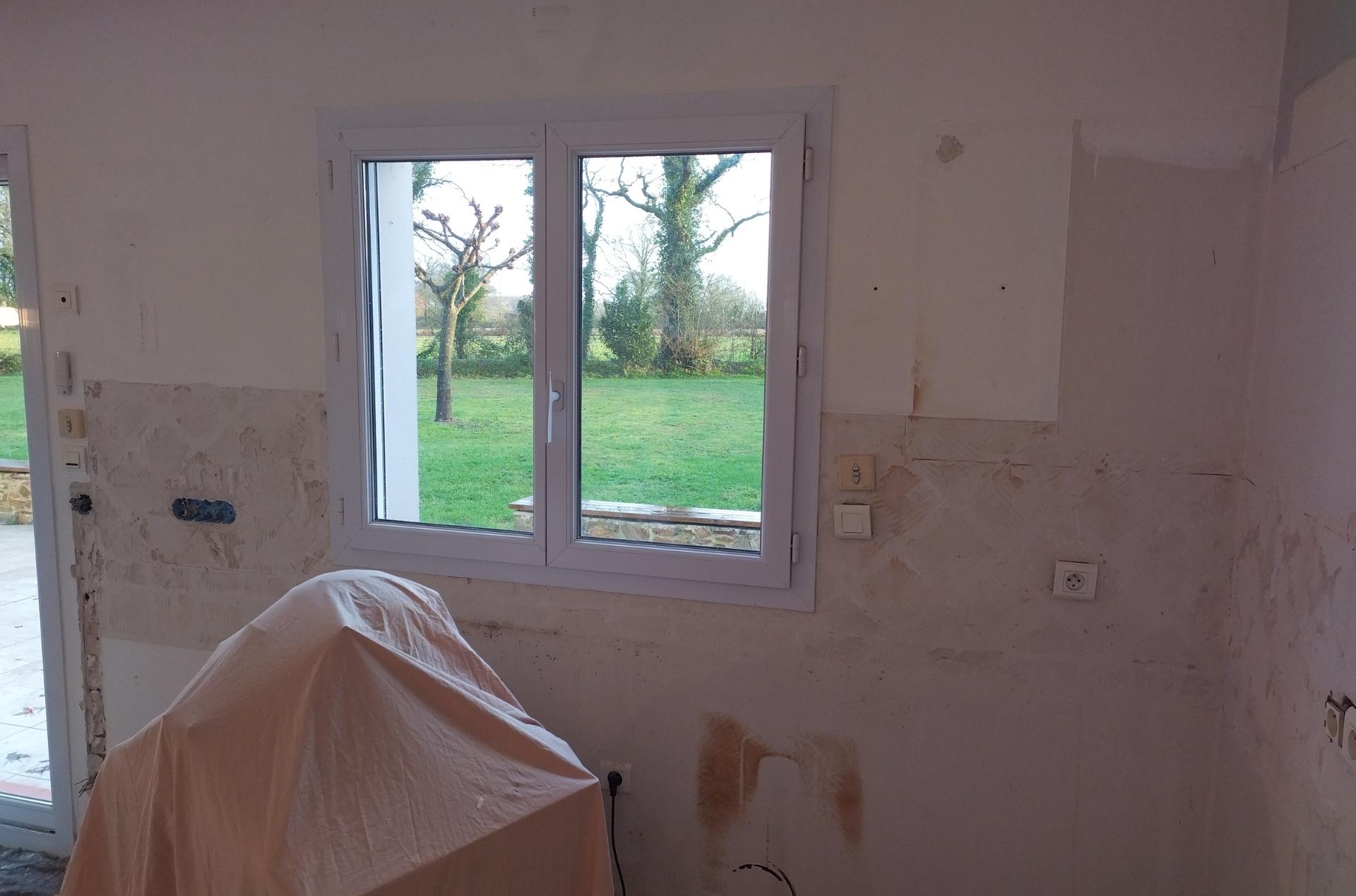 Mur intérieur avant rénovation à Châteauneuf (Vendée)