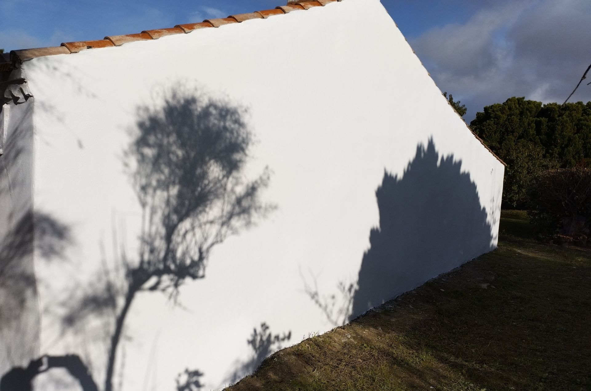 Peinture extérieure maison ancienne à Bouin Façade rénovée d’une maison ancienne après travaux de peinture extérieure à Bouin