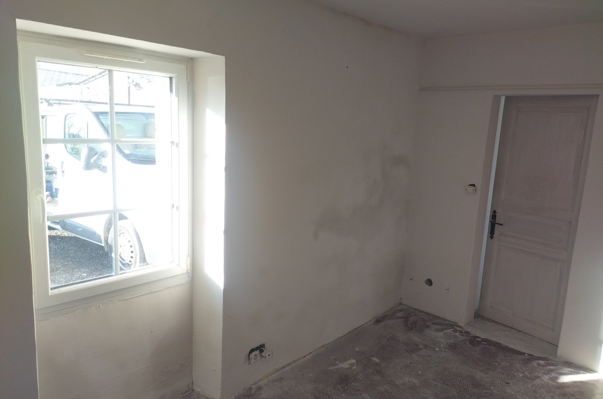 Pièce avant travaux de peinture intérieure à Bois-de-Céné