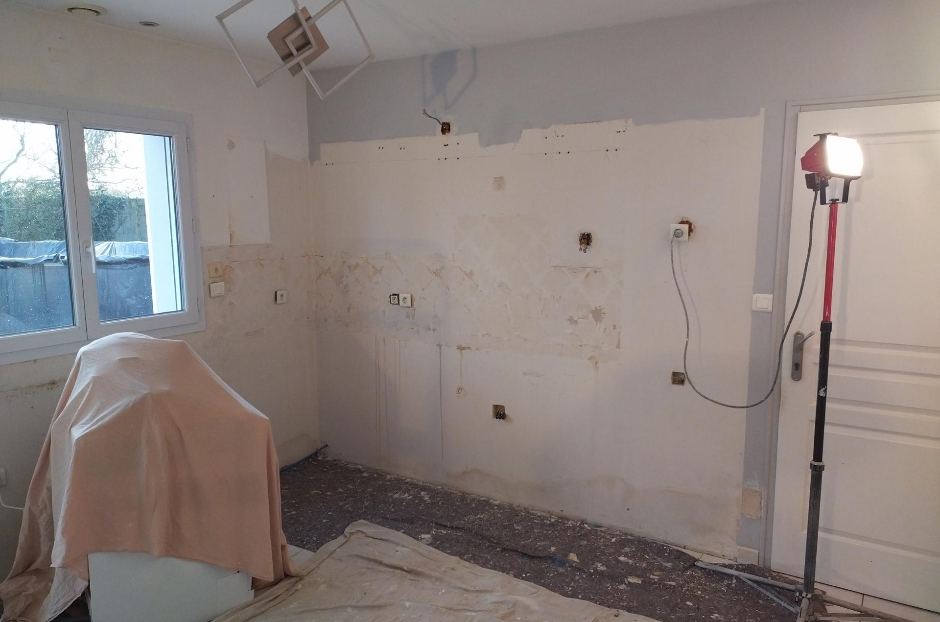 Pièce avant travaux de peinture intérieure à Châteauneuf