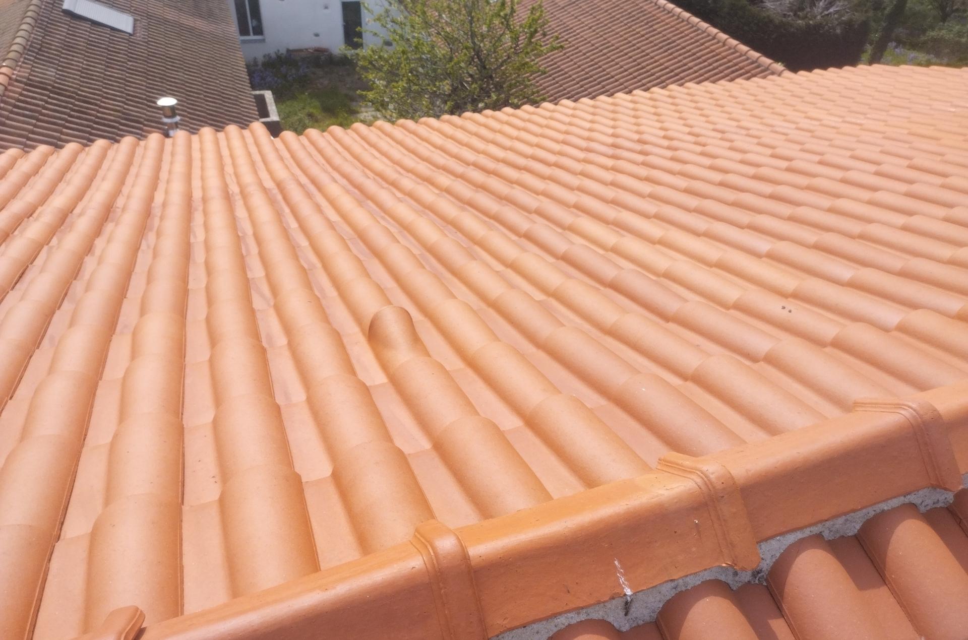 Tuiles propres et traitées après application de l'hydrofuge