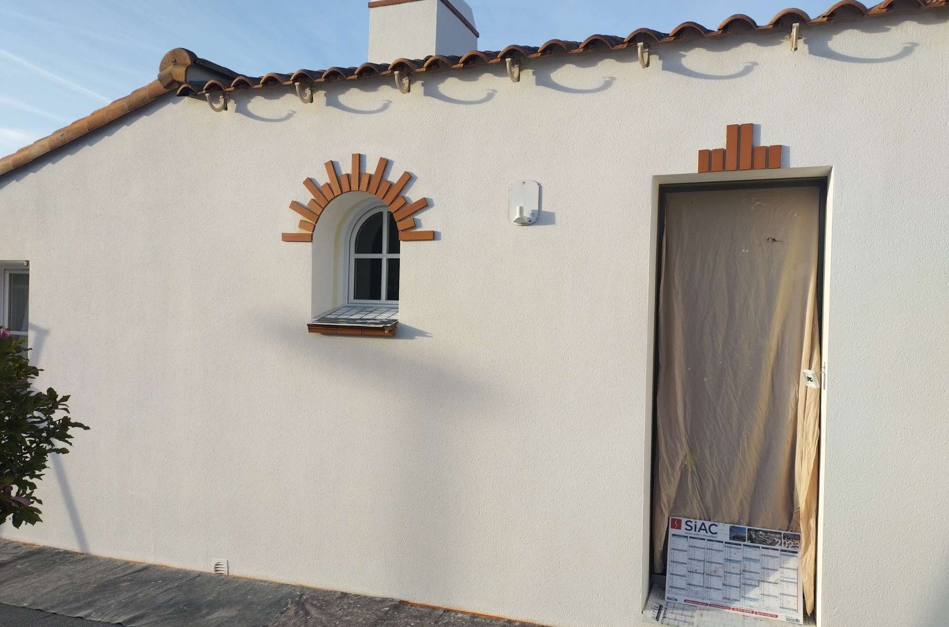 mur extérieur avec traces avant traitement façade Vendée