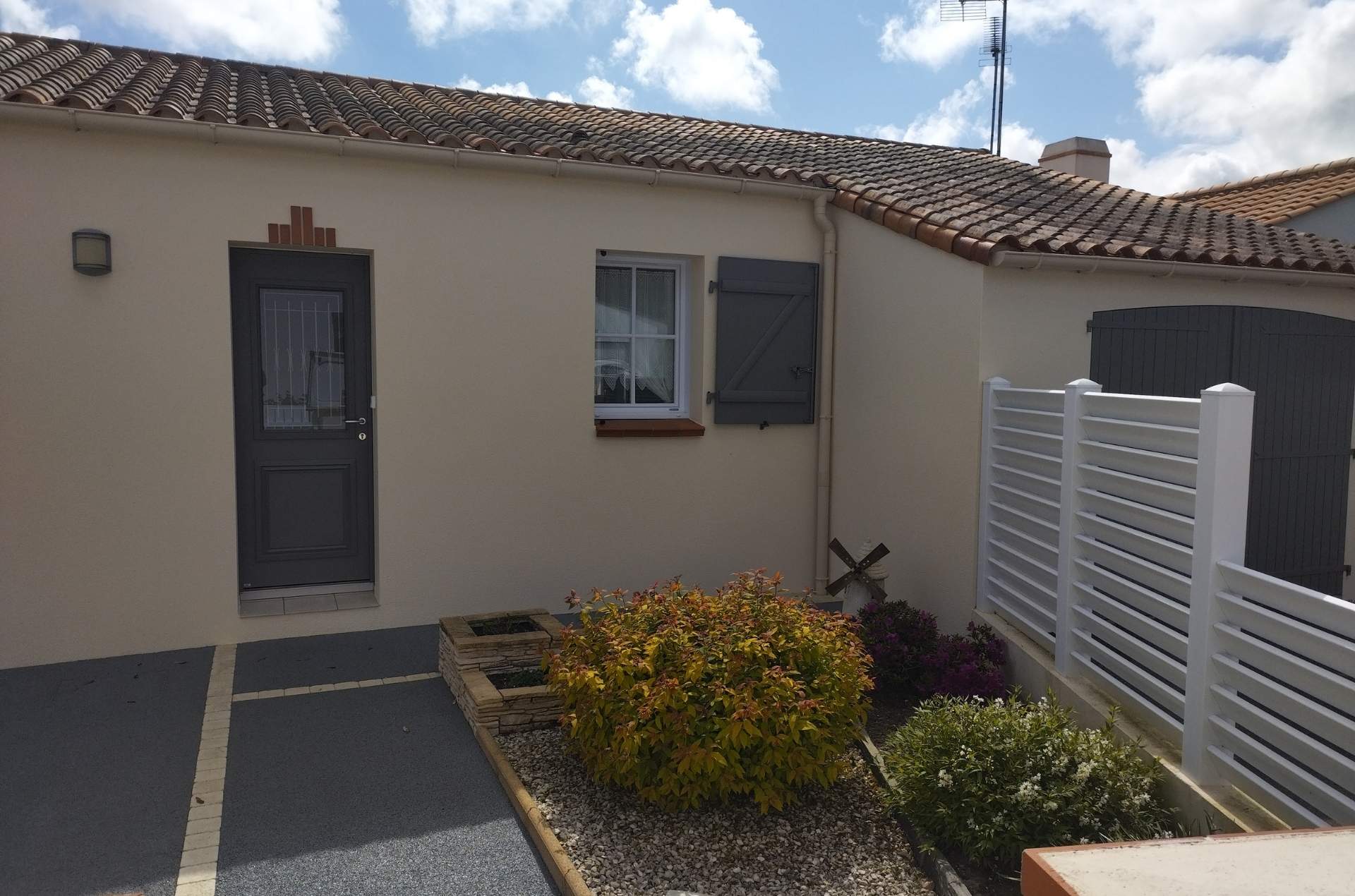 résultat ravalement façade propre et uniforme Saint-Gervais